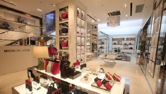 众明星身着MICHAEL KORS 出席上海旗舰店剪彩仪式